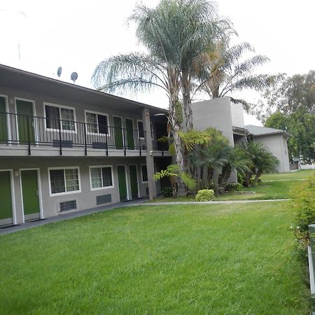 Travelodge By Wyndham Fairplex Pomona Exterior photo